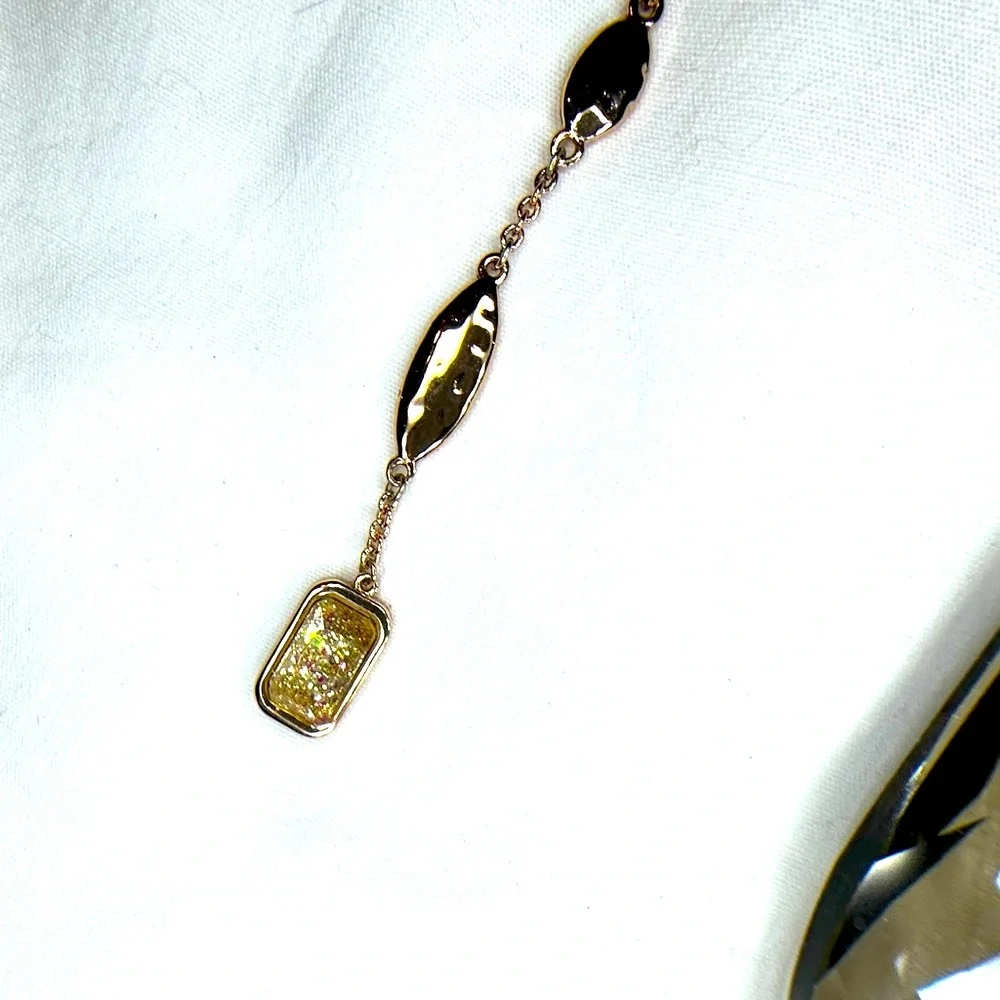 Bundle of 2 gold tone necklaces - Color Street & unmarked Women’s jewelry